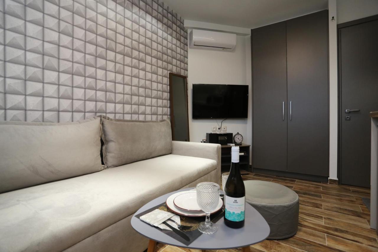La Larissa Luxury Apartments Dafne Bagian luar foto