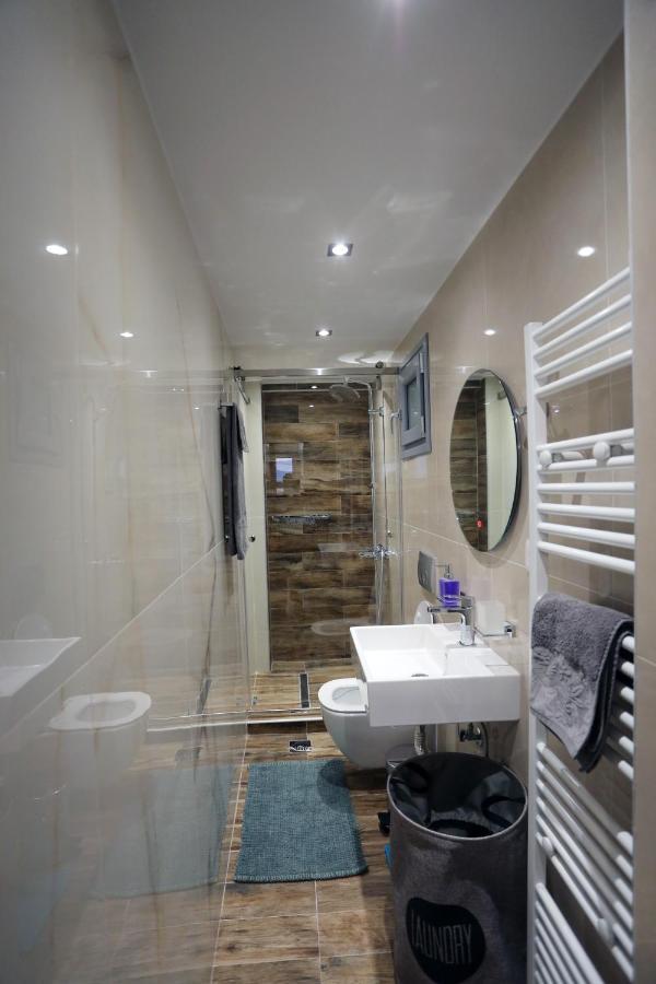 La Larissa Luxury Apartments Dafne Bagian luar foto
